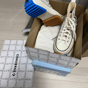 Jw앤더슨 런스타 하이크 화이트 255 새제품 판매