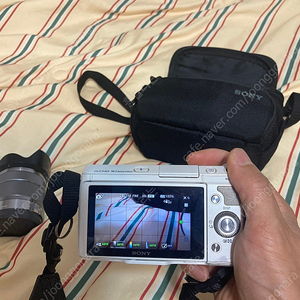 소니 NEX-F3 미러리스 18-55mm &단렌즈 sel16F28 , 파우치 가방 포함