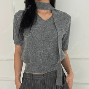 여성의류 3종류 (반팔니트 , 크롭티 , 원피스 )