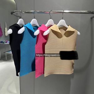 (새제품) 미 이세이미야케 카라스트레치 탑 ( 도쿄매장 한정) 베이지색상