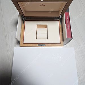 Sale 세일 ! 정품 OMEGA 오메가 여자 시계 박스 파우치형 / 오메가 시계 원목 박스 / 오메가 여성용 시계 리본 케이스 판매합니다 :)