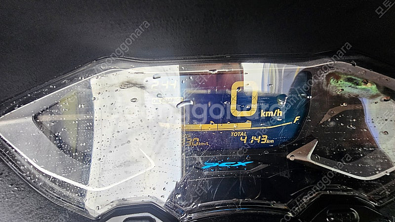 pcx24년식 4000km판매합니다--4
