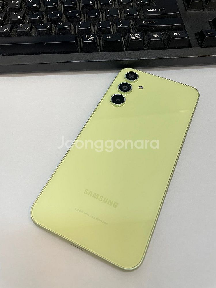 갤럭시퀀텀4 어썸라임 128GB 무잔상 상태좋은 중고1...--0