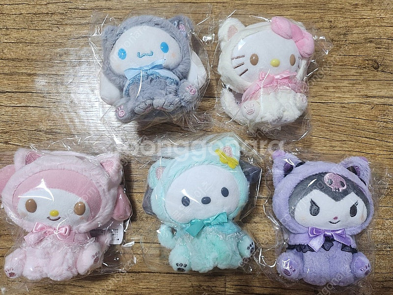 고양이옷 산리오 인형들 팔아요--0
