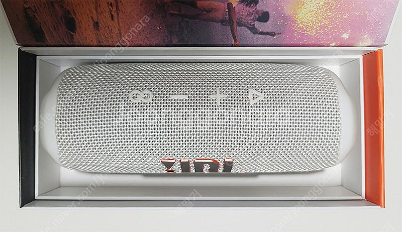 JBL FLIP 6 화이트 풀박스 팝니다.--1