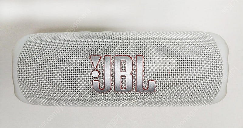 JBL FLIP 6 화이트 풀박스 팝니다.--3