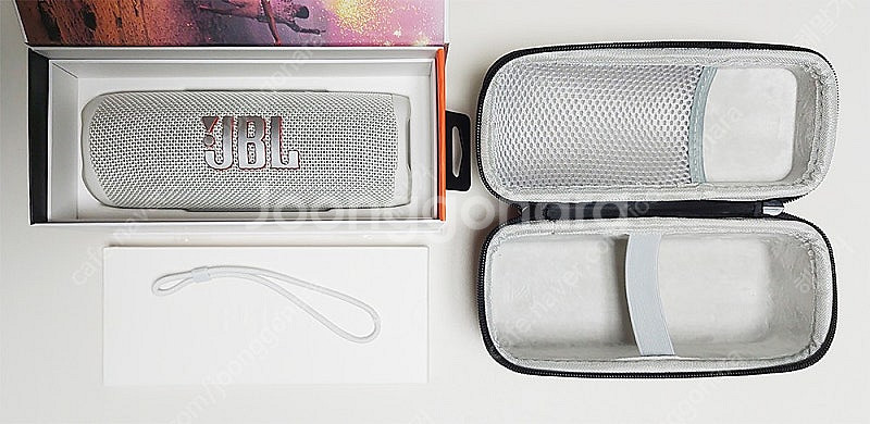 JBL FLIP 6 화이트 풀박스 팝니다.--6