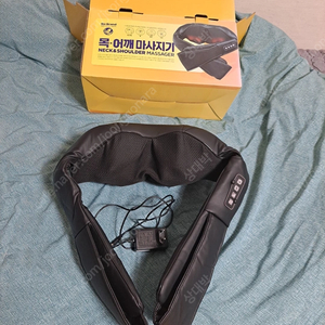 노브랜드 목어깨 안마 마사지기