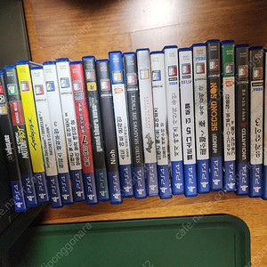 PS5 디스크(SSD 2TB 장착) 1118A 콘솔 1개 + CD 많이 일괄 판매합니다.