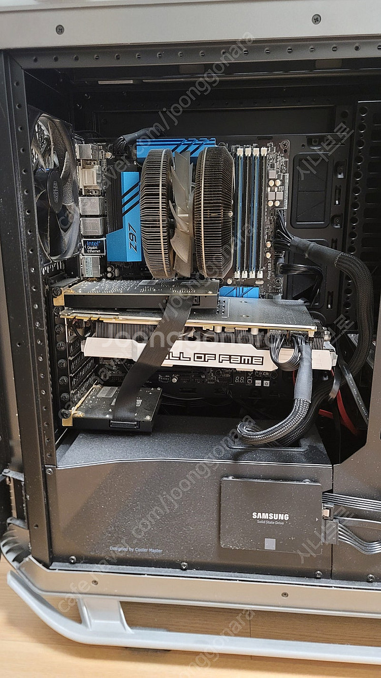 Cosmos c700p 빅타워 케이스 판매합니다--3