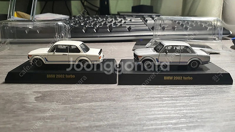 Kyosho 1/64 BMW 2002 Turbo--0