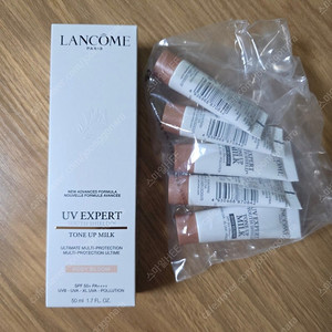 랑콤 톤업 로지 블룸 선크림 50ml+50ml(새상품)