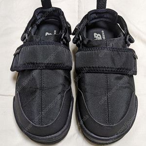 [270/us9] 뉴발란스 뮬 샌들 (SD5205BKR) 판매.