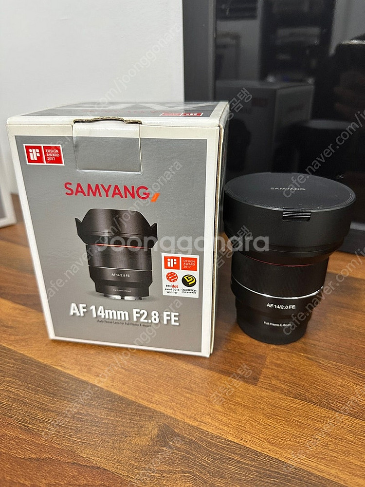 삼양 AF 14mm F2.8 FE 렌즈 팝니다.--0