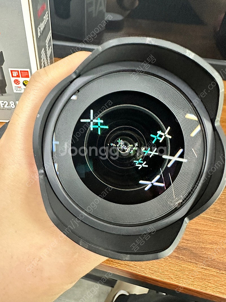 삼양 AF 14mm F2.8 FE 렌즈 팝니다.--1