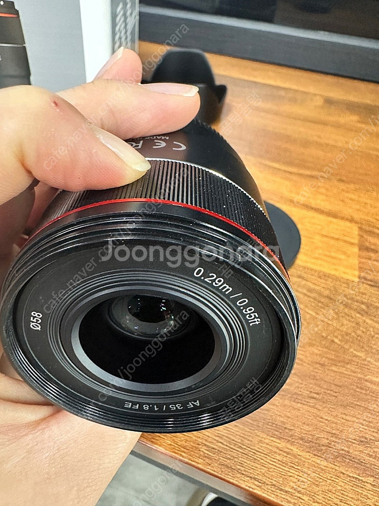 삼양 AF 35mm F1.8 FE 렌즈 판매합니다~--2