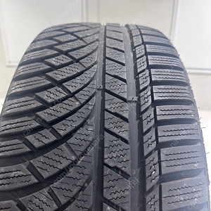 금호 윈터크래프트 WP72 245/45R19