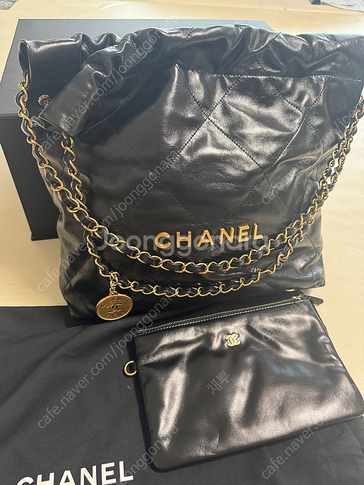 샤넬 22백 스몰 블랙--0