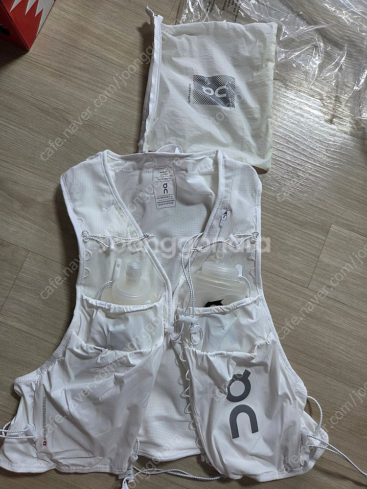 온러닝 울트라 베스트 10l (트레일조끼,러닝조끼) 새...--0