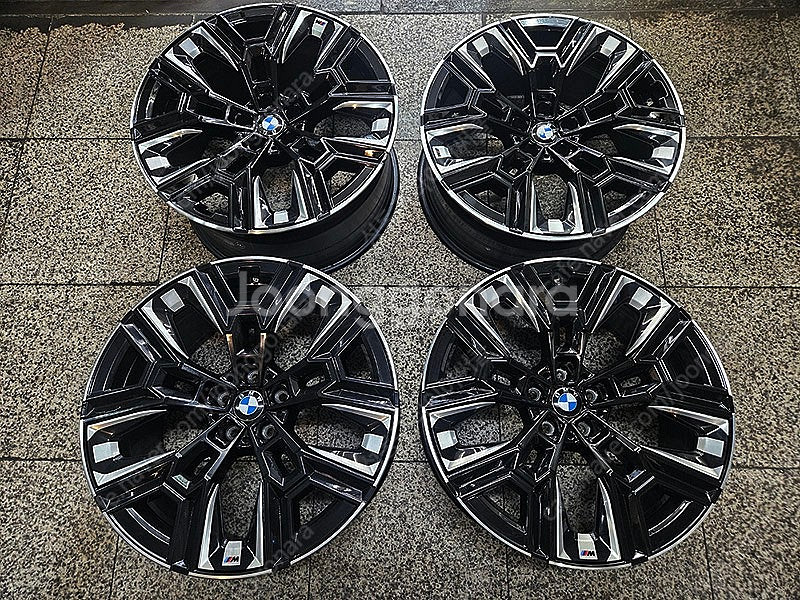 [판매] BMW G60 5시리즈 940M 정품 20인치...--0