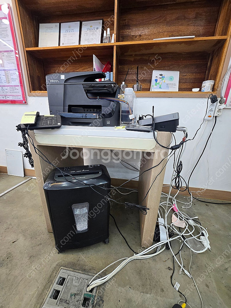 휴대폰 매장 매대 집기--2