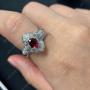 천연 커런덤 루비 다이아 반지 18k 화이트골드