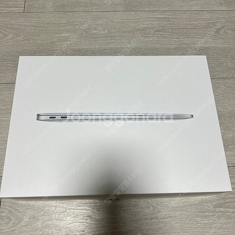 맥북에어13인치 M1 / 16GB / 256GB + 거...--2