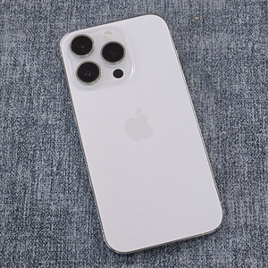 아이폰14프로 실버 512기가 배터리 87% 외관준수 깔끔한폰 68만에판매합니다