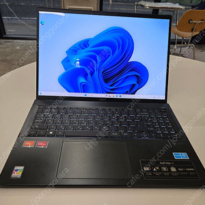 16인치 swift edge16 고사양 팝니다. 전신필름 부착 실사용 한달 미만 sfe16-43-r1xb