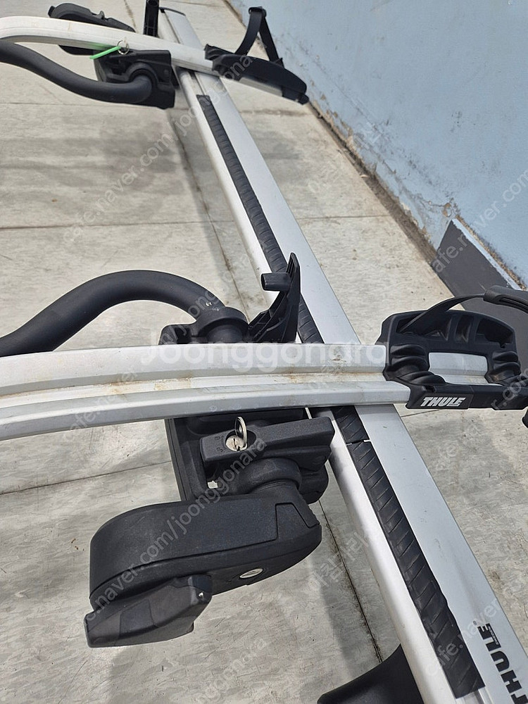 툴레 자전거 케리어 및 윙바 판매합니다--3