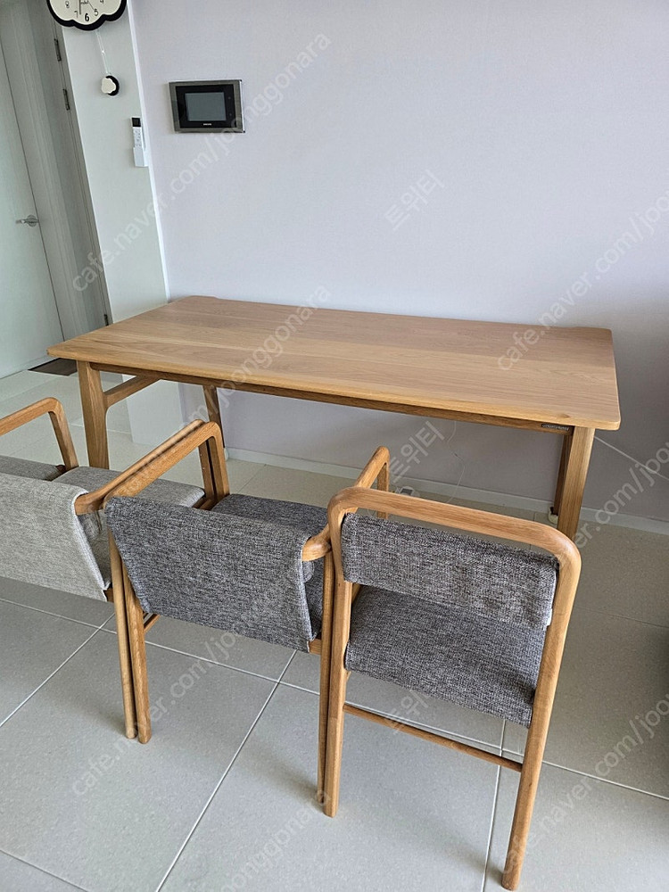 카레클린트 6인 식탁세트 (의자4개)--2