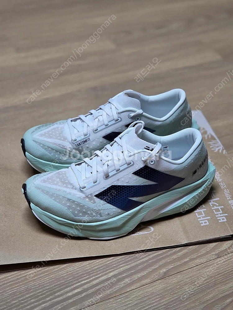 뉴발란스 레벨 V4, 270mm, 발볼D (택포 9.9만원)--0