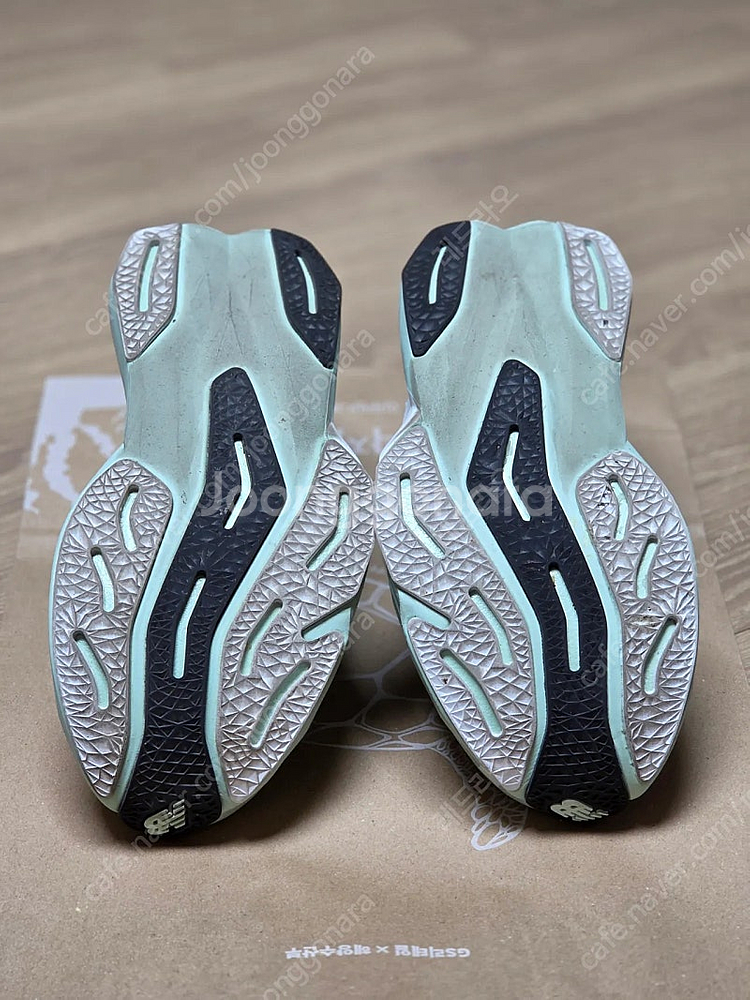 뉴발란스 레벨 V4, 270mm, 발볼D (택포 9.9만원)--5