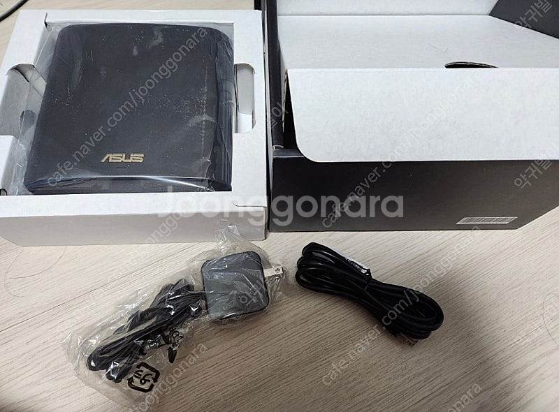 아수스 젠 와이파이 XT8 AX6600 공유기 팝니다.--1
