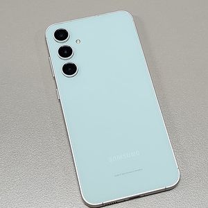 < 갤럭시 S23FE 민트 24년 7월개통 무잔상 상태깨끗한폰 30만에판매해요 >