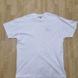 나이키 × PIGALLE 흰색 반팔 티셔츠 L,택비 포함