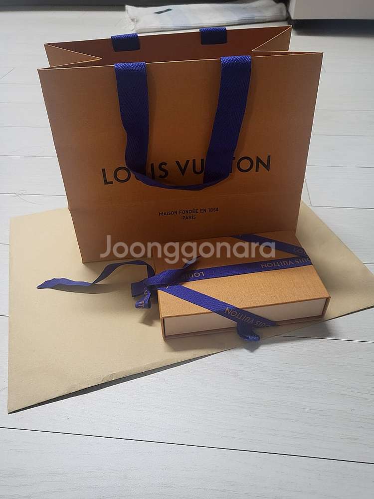 정품 루이비통 카드지갑 A급 컨디션--0