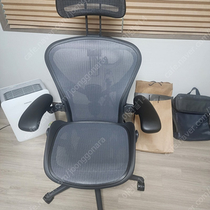 허먼밀러 뉴에어론 의자 판매/하루 사용한 새상품