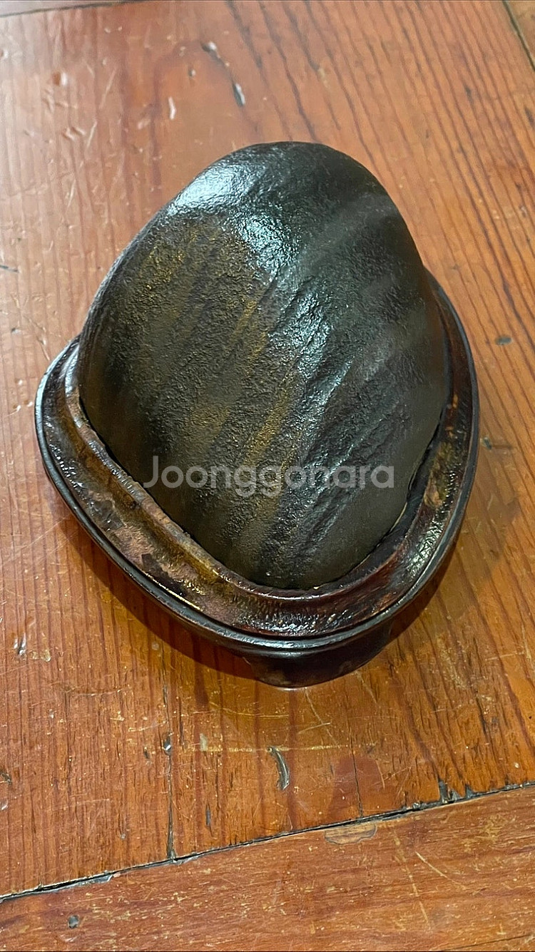 수석. 켜켜히 부조같은 층이 있는, 분위기 있는 문양석...--2