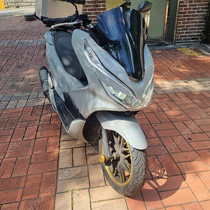19년식 혼다 PCX 팝니다