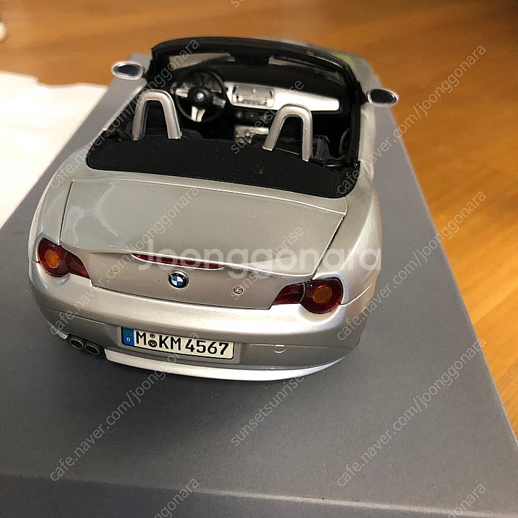 1:18 다이캐스트 bmw z4 e85 교쇼 딜러버전--3