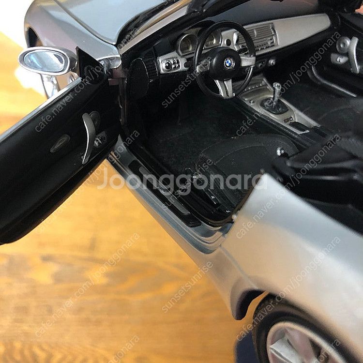 1:18 다이캐스트 bmw z4 e85 교쇼 딜러버전--6