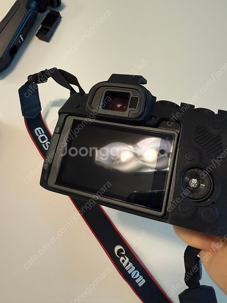 캐논 EOS R8 + RF 35 풀박스 민트급--4