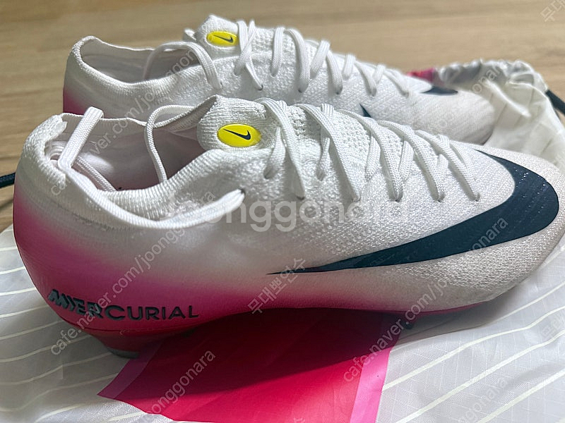 나이키축구화--0