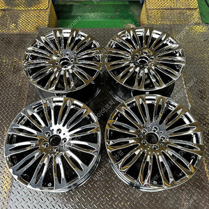 20인치 벤츠 W222 S560 마이바흐 화이트크롬 중고휠 1대분