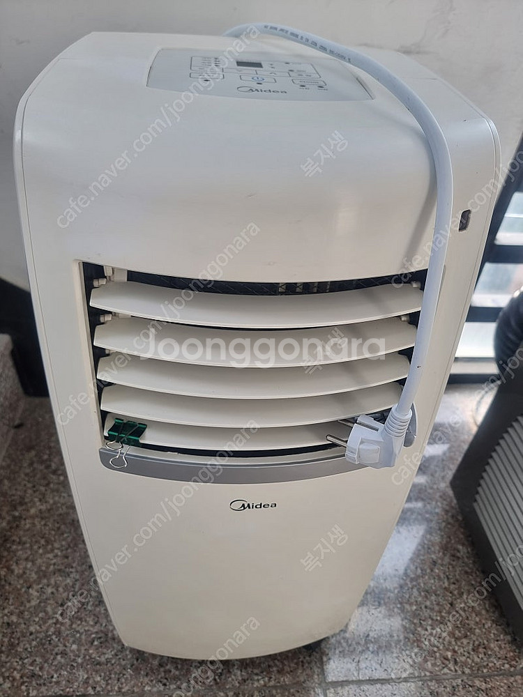 멀쩡한 벽걸이냉난방기 4대 와 이동식에어컨 3대 급처합니다--0