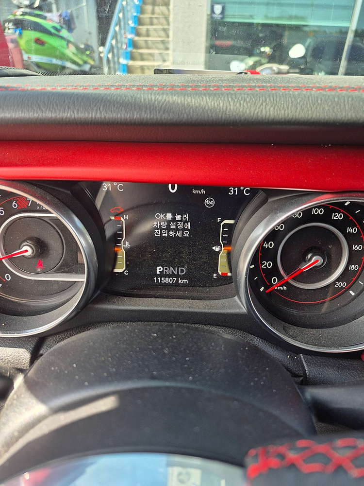 랭글러JL 2도어 이미지