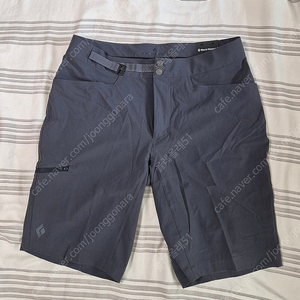 블랙다이아몬드 등산용 기능성 반바지. 32사이즈. 새제품입니다 .