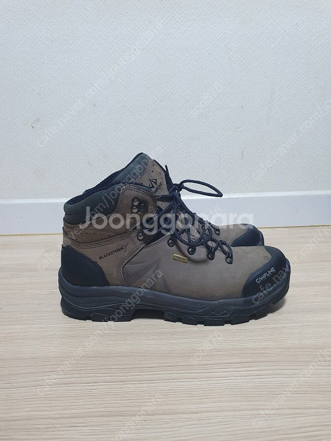 캠프라인 블랙스톰 감마 등산화 사이즈 280 판매해요--0
