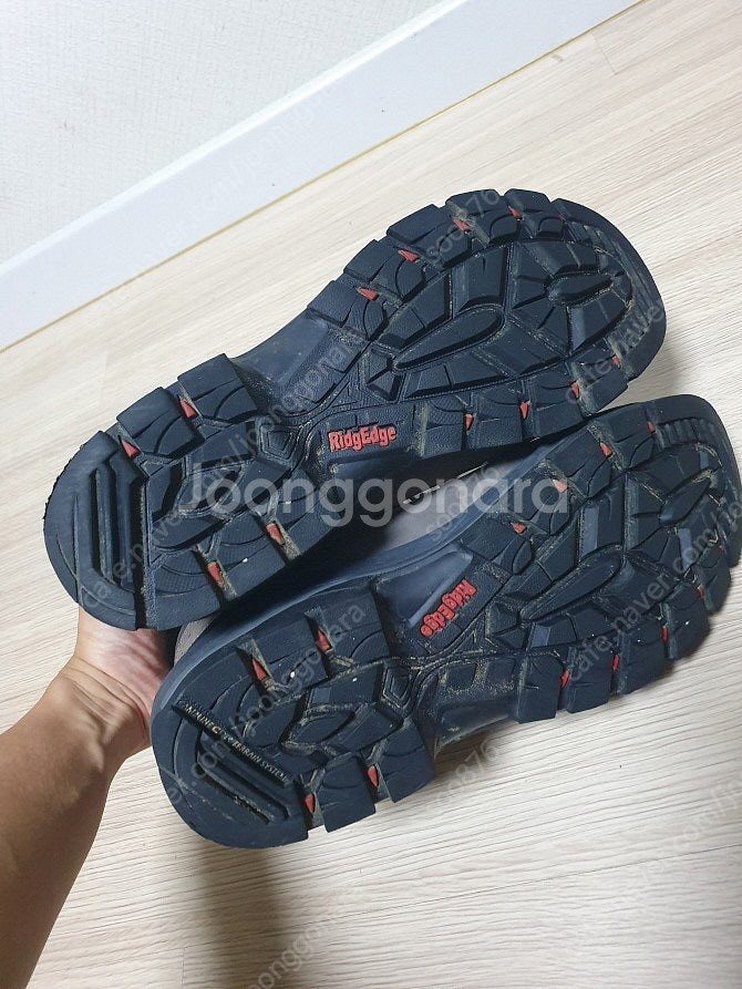 캠프라인 블랙스톰 감마 등산화 사이즈 280 판매해요--6